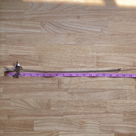 COSTUME Jewelry Long Chain Charm Necklace Eiffel Tower - Picture 4 of 4